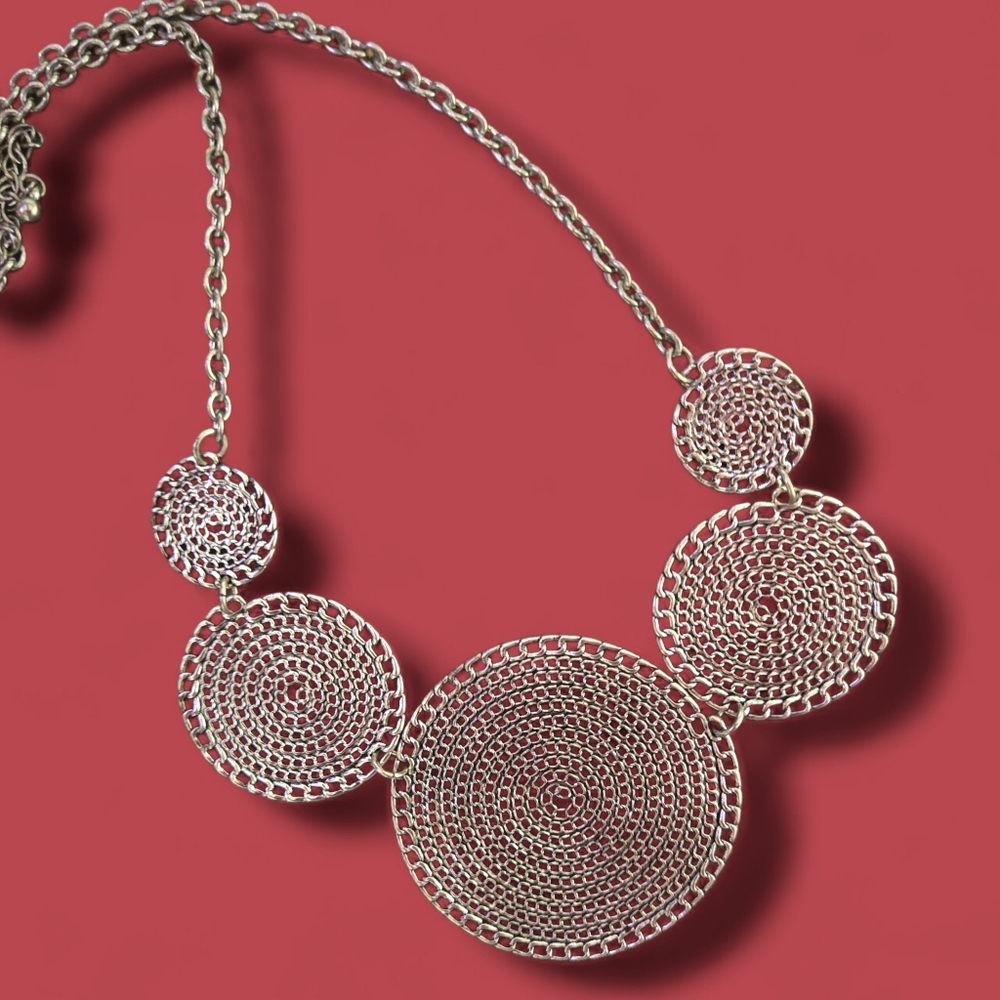 Silver chunky necklace